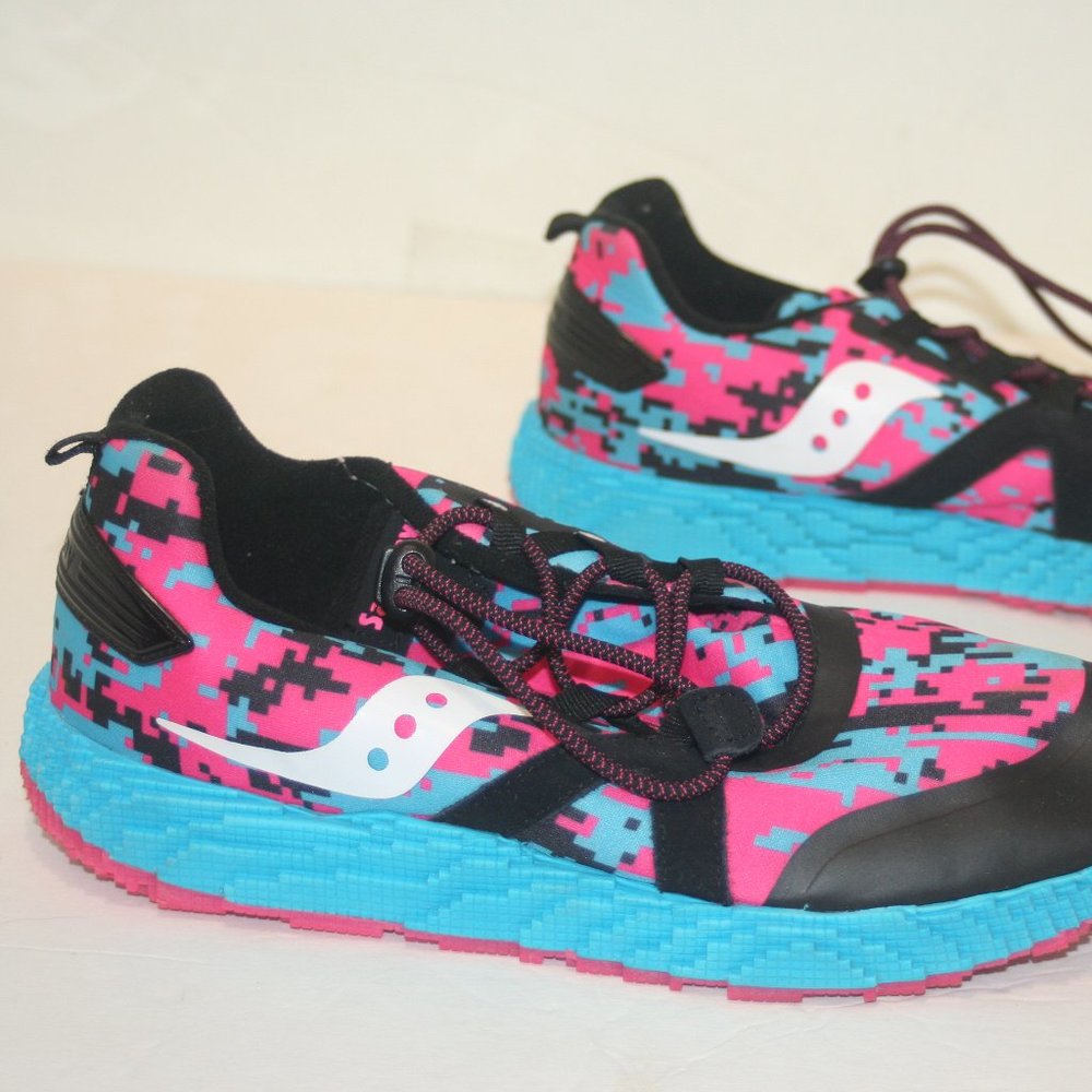 Saucony "S-Voxel 9000" Digital Camo. Youth 7W (39 EUR)